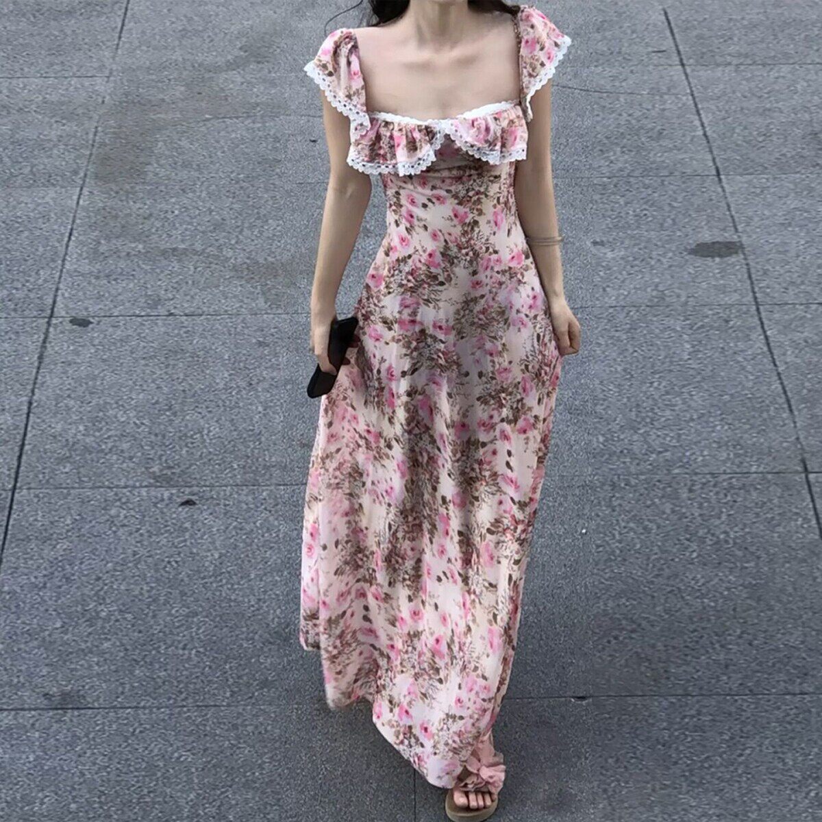 法式粉色一字肩碎花洋装