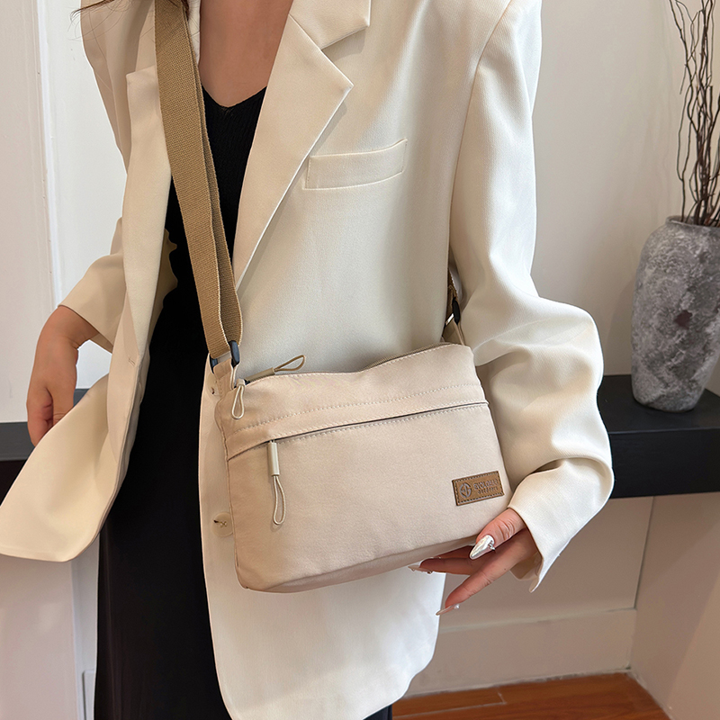 男女同款布包包夏季时尚休闲小众简约韩版单肩肩包多隔层斜挎包