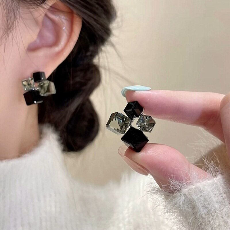 黑色立体方糖拼接耳钉小众设计感银针耳饰轻奢复古感几何耳环