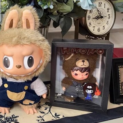 泡泡玛特小野为喜乐而战毛绒墙上盲盒收纳中空7毛绒透明展示相框