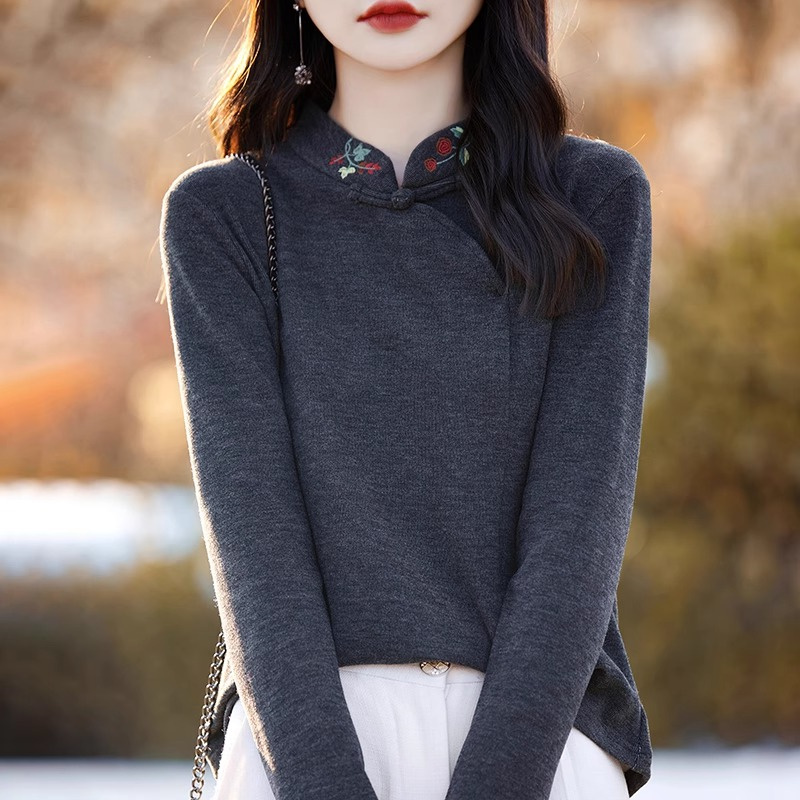 德绒刺绣盘扣内搭保暖上衣女秋冬