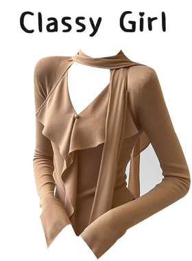 韩系早秋穿搭小众设计独特超好看高级感气质飘带驼色荷叶边针织衫