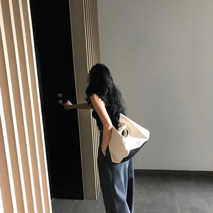 WHL单肩斜挎包