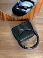 Черный (на фото) будет отправлен в течение 7 дней с момента предпродажи.