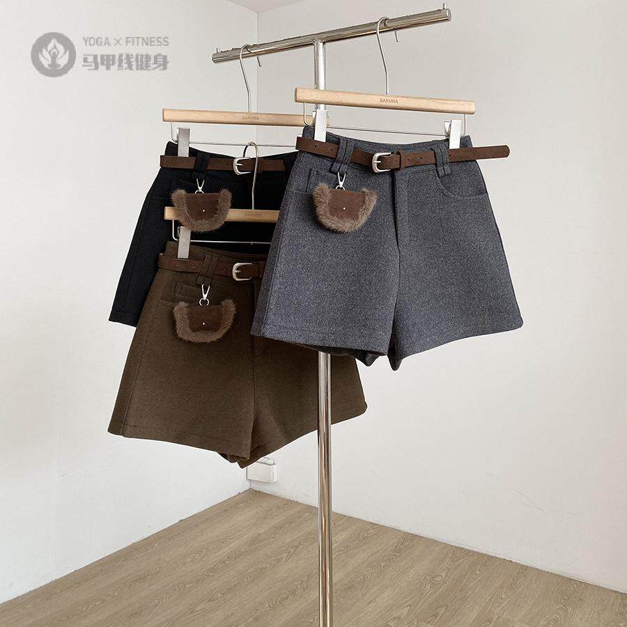 2025秋冬新款韩版hi通勤简约风纯色毛呢通勤高腰休闲阔腿短裤女