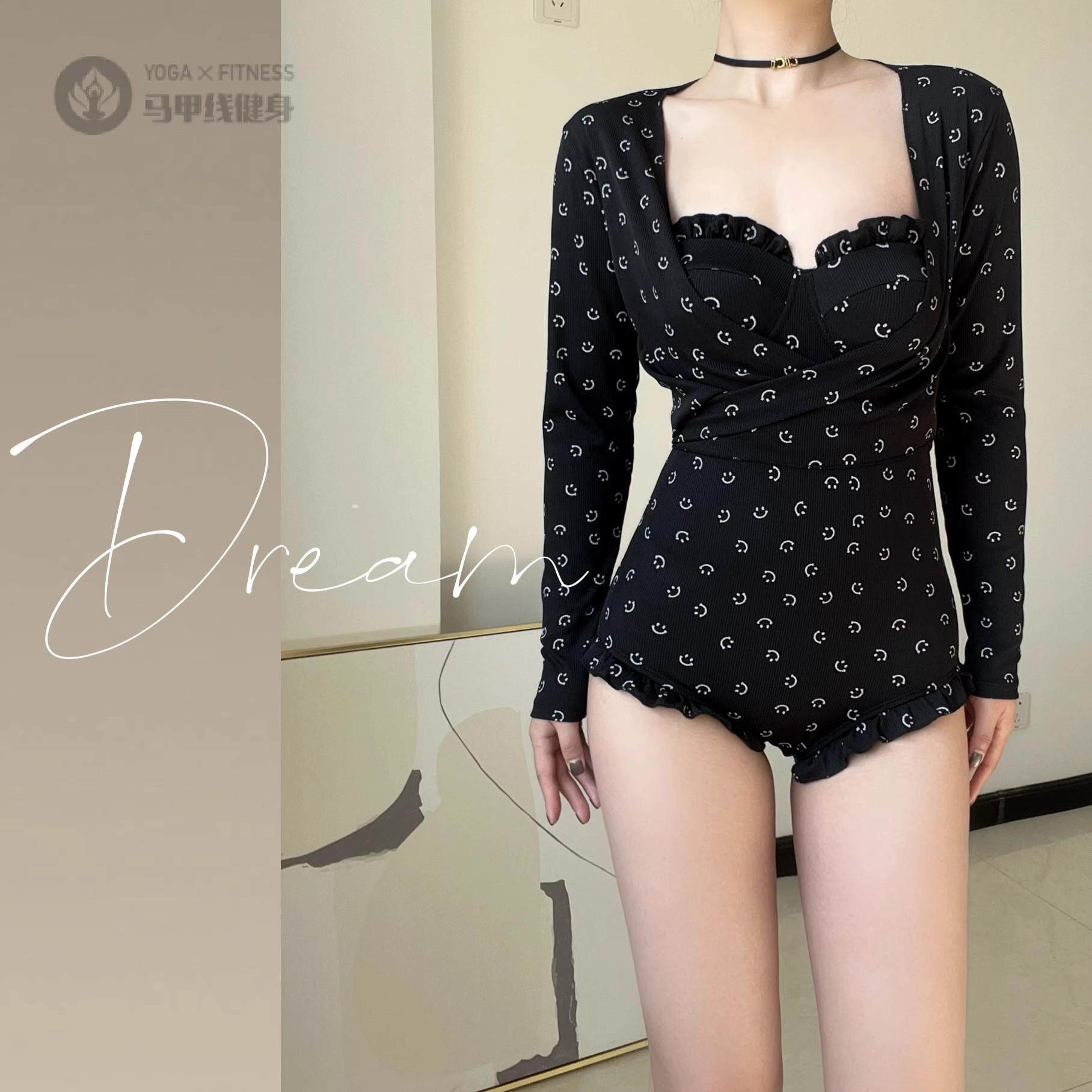 蜜Dream泳衣女2025新款in网红款性感钢托聚拢连体吊带泳装带罩衫