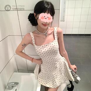 白色波点吊带连衣裙女2026新款夏季小个子法式袖a字收腰短裙子