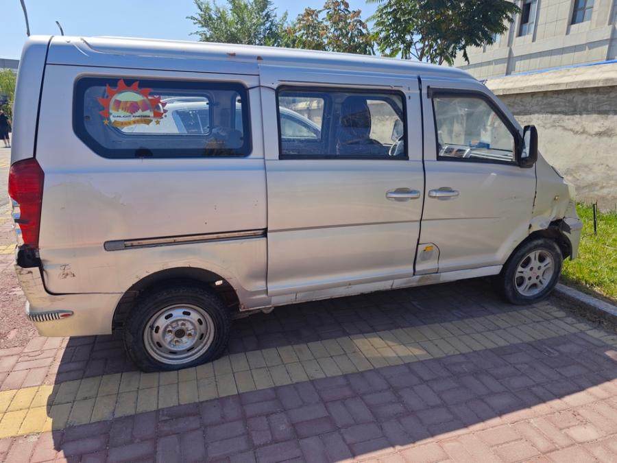 1月31日伊犁启腾牌新FG4G77小型面包车网络拍卖公告