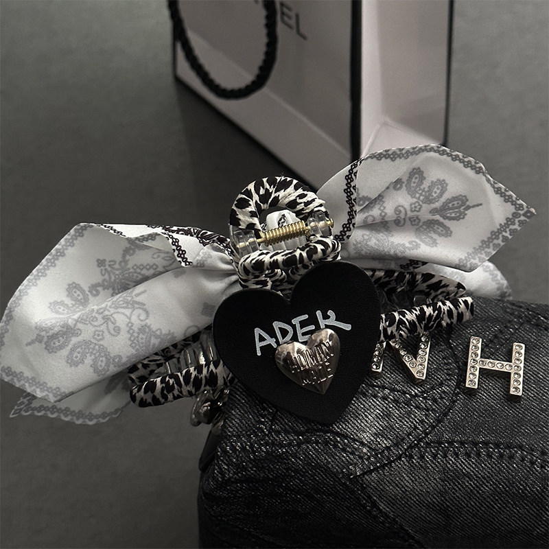 法式气质高级感腰果花抓夹女新款AB款后脑勺盘发鲨鱼夹子小众发饰,饰品/流行首饰/时尚饰品新,发饰,淘宝优惠券,粉丝福利购,淘宝优惠卷