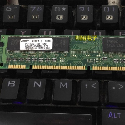 M366S1654DTS-C7A 三星 128MB SYNC,133MHZ,CL3 PC133U-333-542.j