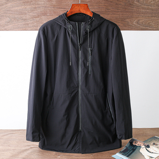 款式简洁与众不同！黑色连帽风衣男休闲防风夹克舒适有型时尚上衣