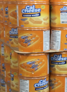 澳门代购进口食品Calcheese钙芝奶酪味高钙威化饼干罐装351g包邮