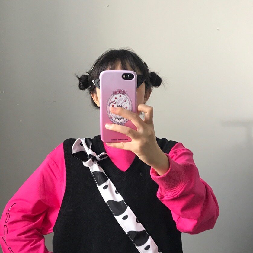 超有壳中心自制渐变玫瑰卖萌兔子半包光面硬壳适用于iPhone苹果16