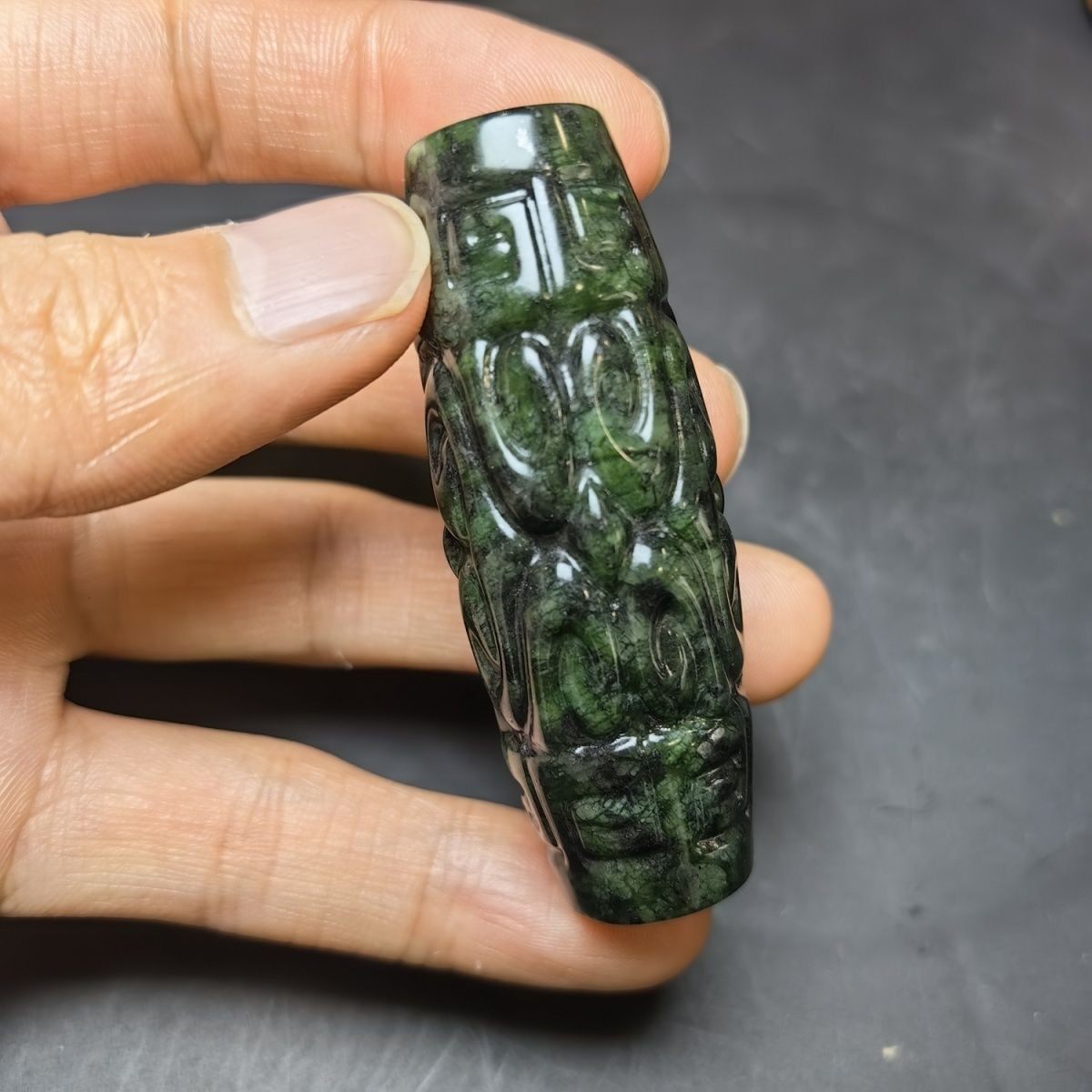 精品西藏药王石真品手工雕刻图腾天珠藏玉62*22吊坠锁骨1153