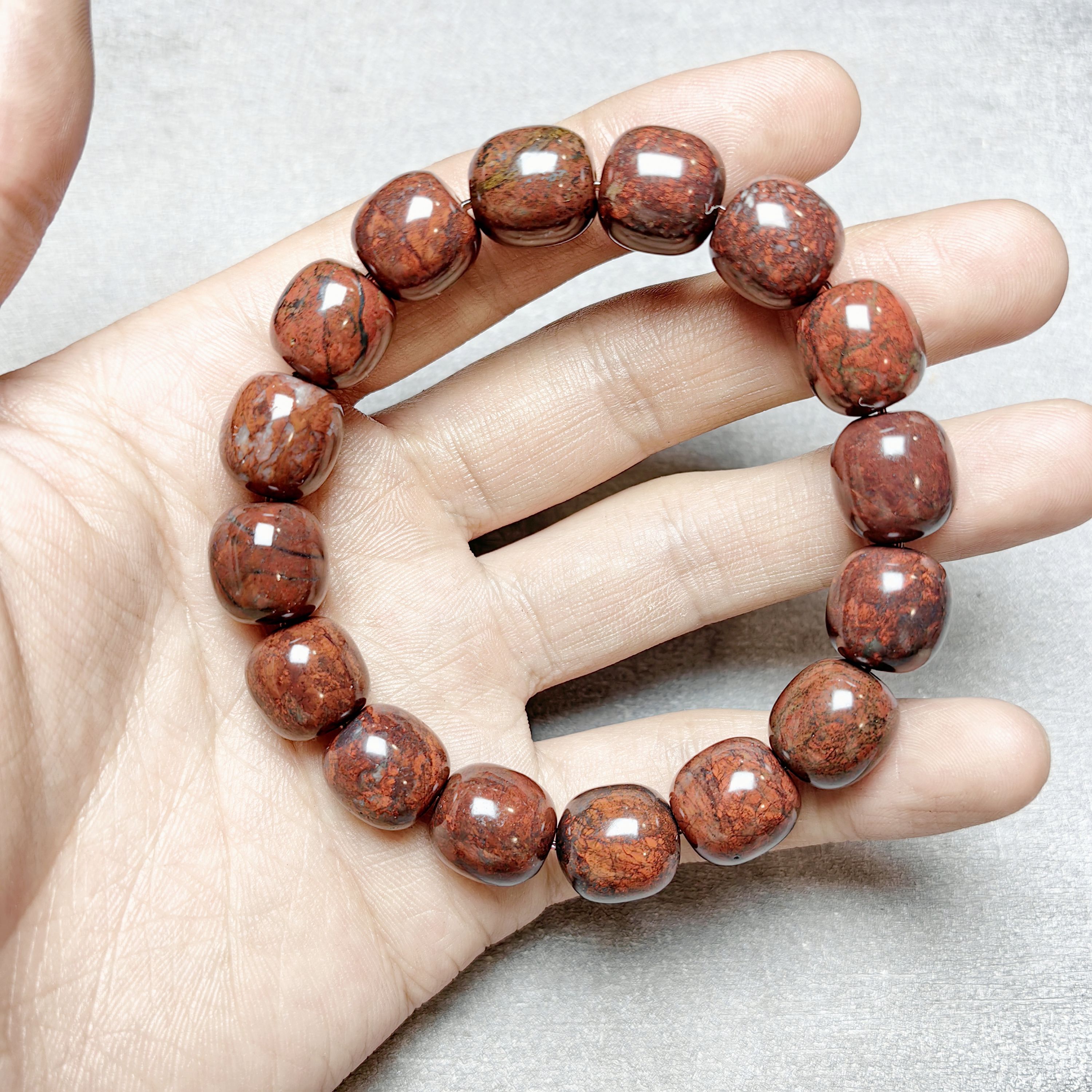 新疆哈密红伊丁红天宝老型珠手串12毫米6800磁疗养生保健手串手链