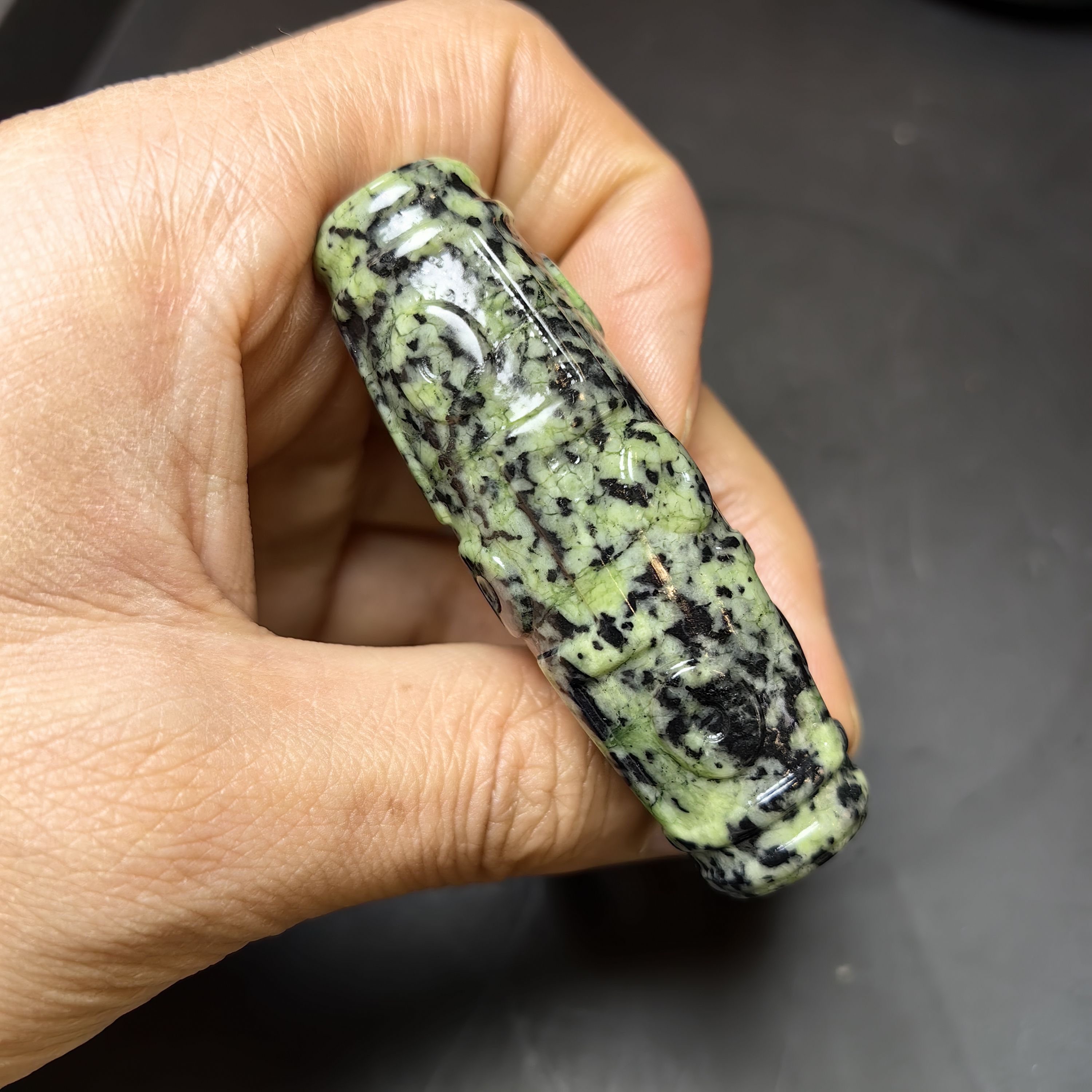 天然新款西藏药王石真品绿色九眼天珠藏玉64*20项链吊坠锁骨1145