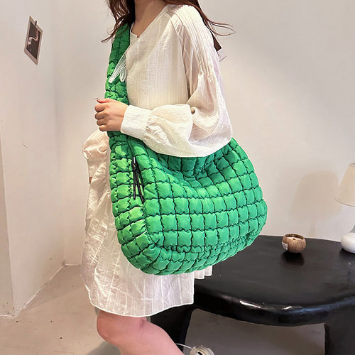 Pleated Clouds Fashion Shoulder Dumplings Porle Large Capaci