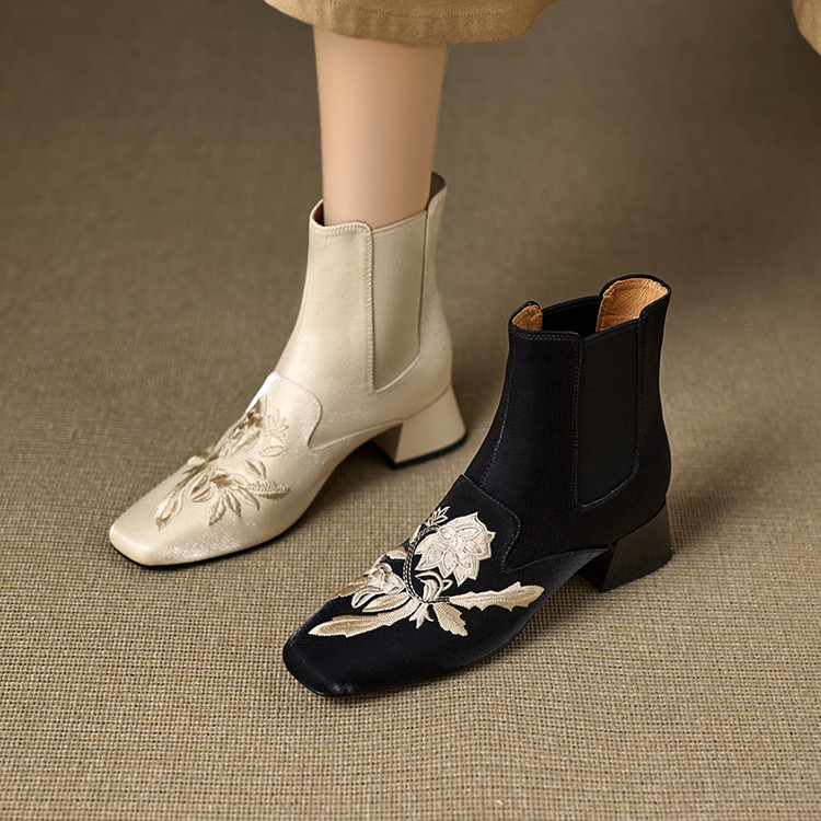 新中式国风花朵刺绣切尔西短靴