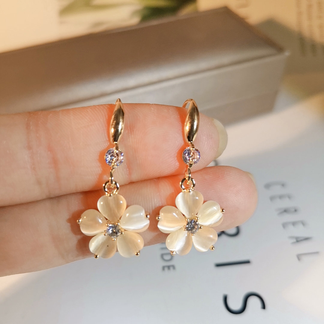 妾之意小香风猫眼石花朵耳坠女