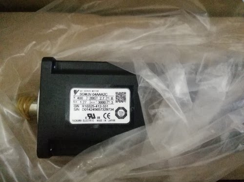 SGMAH-01B1A2C安川电机100w全新质保一年，