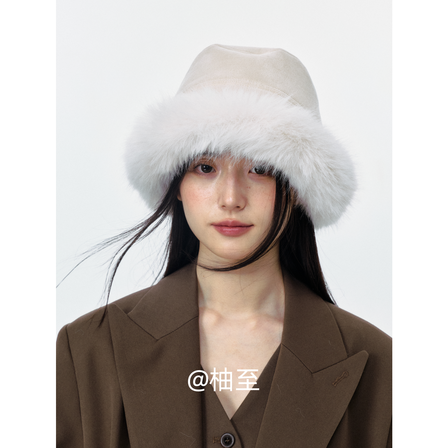 双面可戴麂皮绒毛边渔夫帽子女秋冬防寒保暖盆帽显脸小护耳帽ins