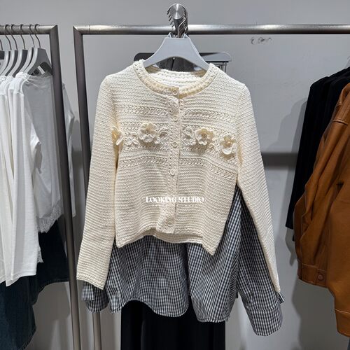 UR&DC2026春季新款甜美休闲立体花朵镂空长袖针织开衫女短款上衣