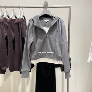 UR&DC2026春季新款学院风潮流连帽抽绳刺绣假两件卫衣女短款上衣