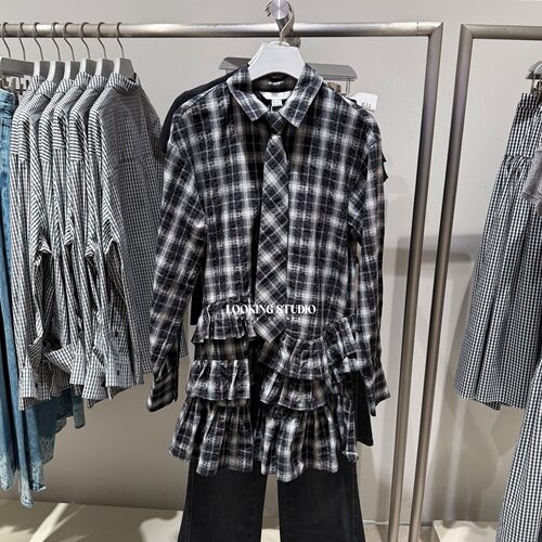 UR&DC2026春季新款潮流休闲格纹翻领领带装饰荷叶拼接叠层连衣裙