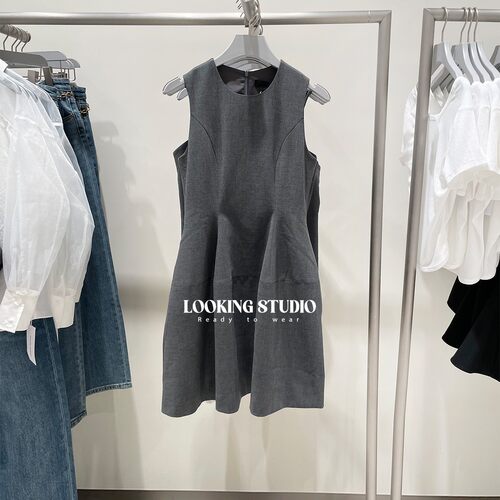 UR&DC2026夏季新款高级感简约通勤气质收腰显瘦黑色A字无袖连衣裙