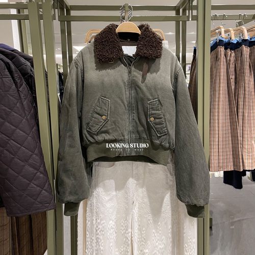 UR&DC2025冬季新款复古琥珀潮流渐变抽褶加厚翻领短款棉服外套女