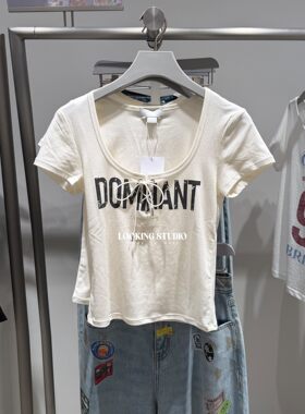 UR&DC2026夏季新款辣妹风字母做旧印花绑带修身短袖T恤女短款上衣