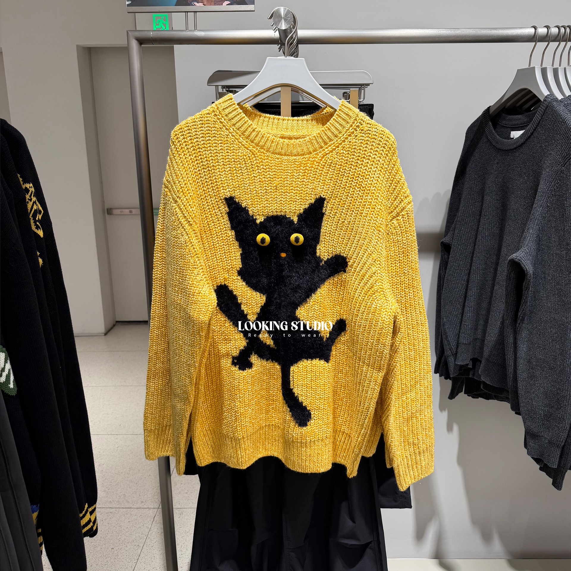UR&DC2025冬季新款黄色多巴胺穿搭趣味萌宠图案圆领长袖针织衫女