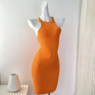 外贸原单 显瘦包臀连衣裙 欧美气质削肩圆领纯色弹力针织修身