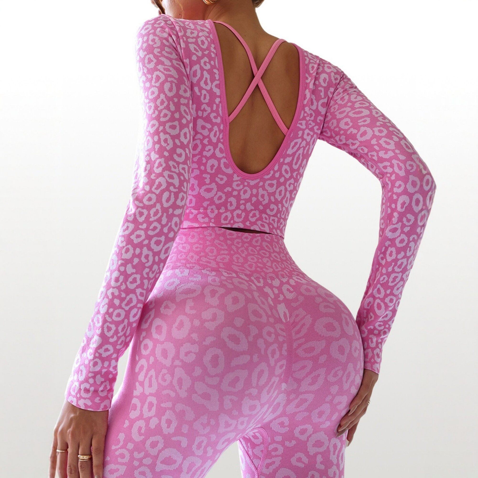 欧美豹纹运动瑜伽服套装女美背收腹健身长袖蜜桃臀挖孔弹力瑜伽裤