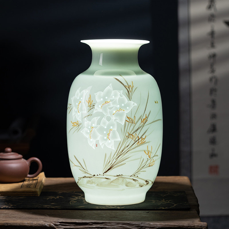 景德镇陶瓷手绘薄胎小号花瓶玲珑瓷客厅电视柜插花装饰品国风摆件图片