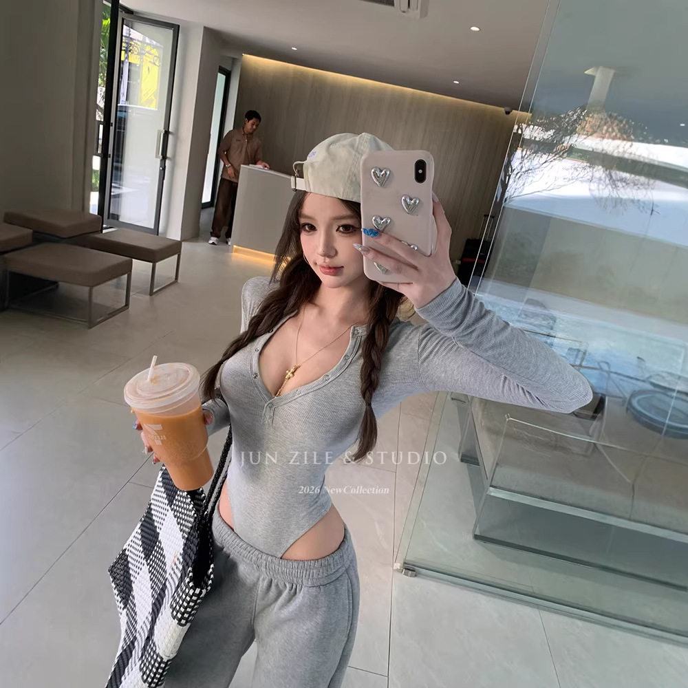 2026年新款女装V领长袖上衣修身连体衣低腰阔腿卫裤美式辣妹套装,女装/女士精品,休闲运动套装,淘宝优惠券,粉丝福利购,淘宝优惠卷