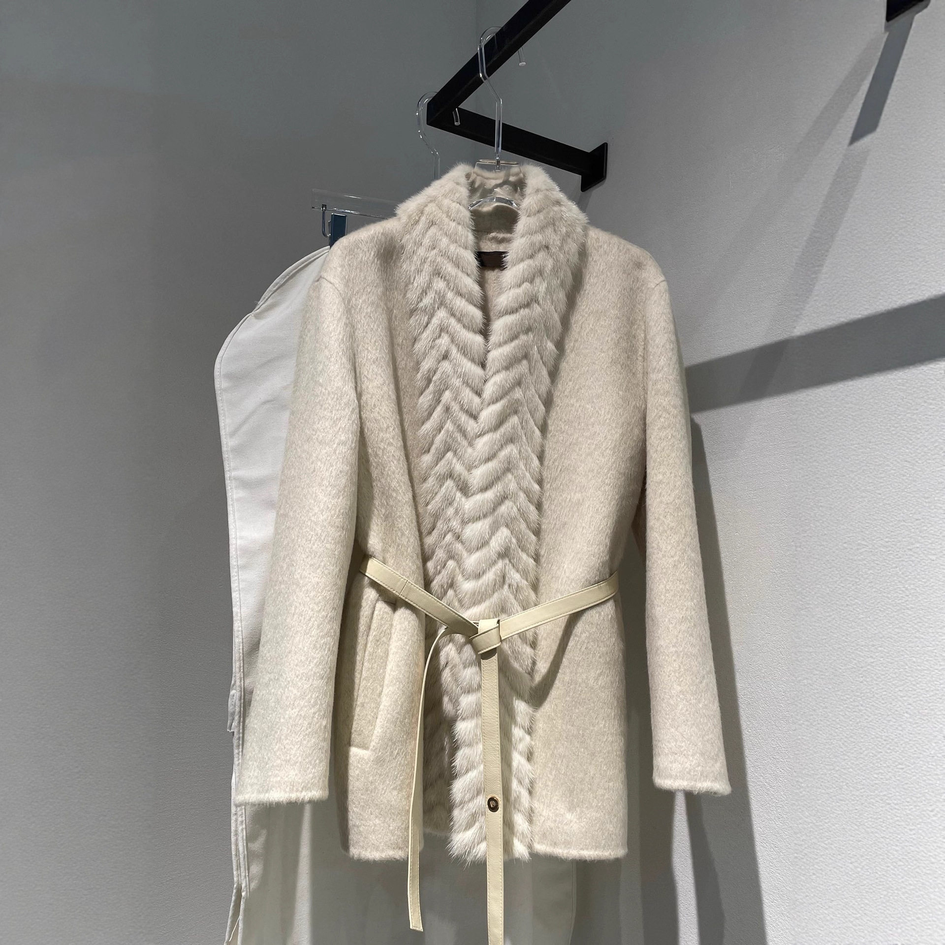 高品质原标25新款羊绒大衣外套高端水貂毛领羊皮腰带时尚气质,女装/女士精品,羊绒衫,淘宝优惠券,粉丝福利购,淘宝优惠卷