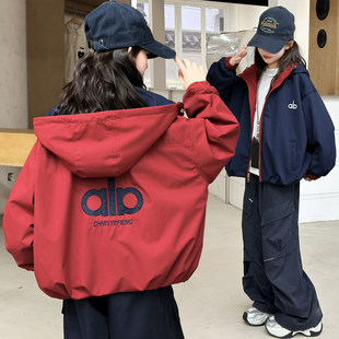 女童双面穿外套春秋款2026新款儿童洋气上衣中大童秋季连帽冲锋衣