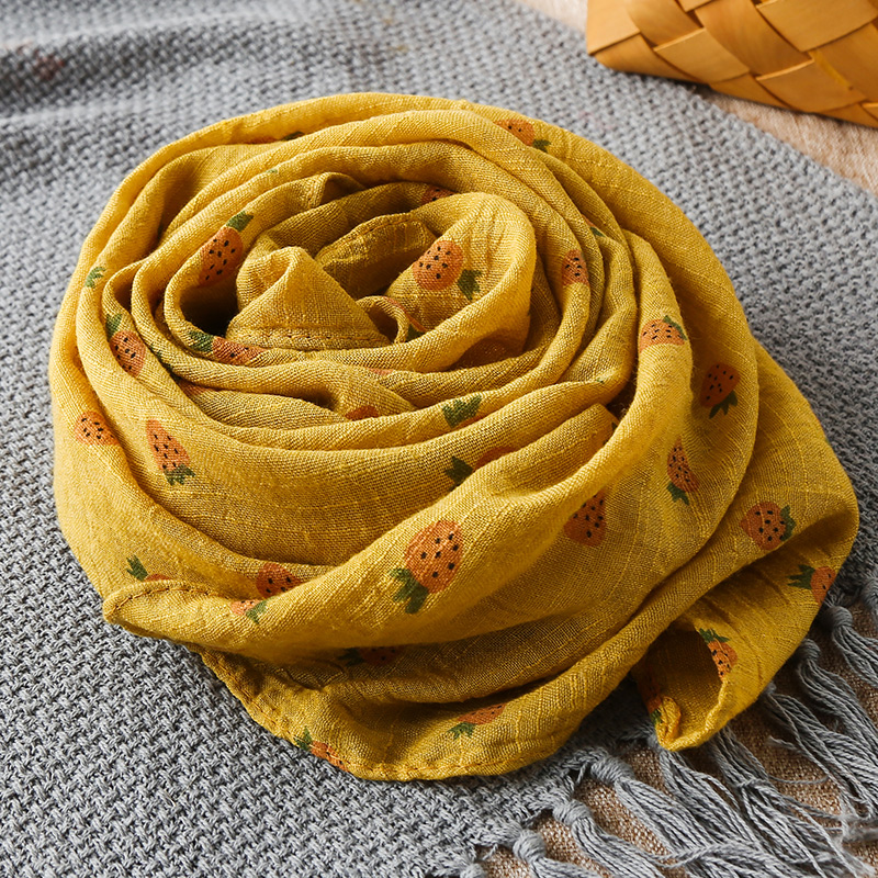 亲子儿童棉麻围巾女春秋百搭韩版纱巾薄款姜黄色草莓洋气时尚披肩