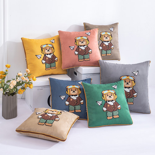 合起是个抱枕，打开是条被子