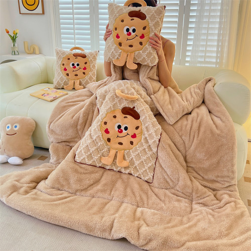 打开是被子，合起是抱枕