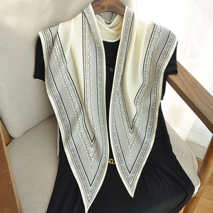 韩国原单丝巾腰带复古简约黑白高级气质叠搭三角巾披肩屁帘多功能