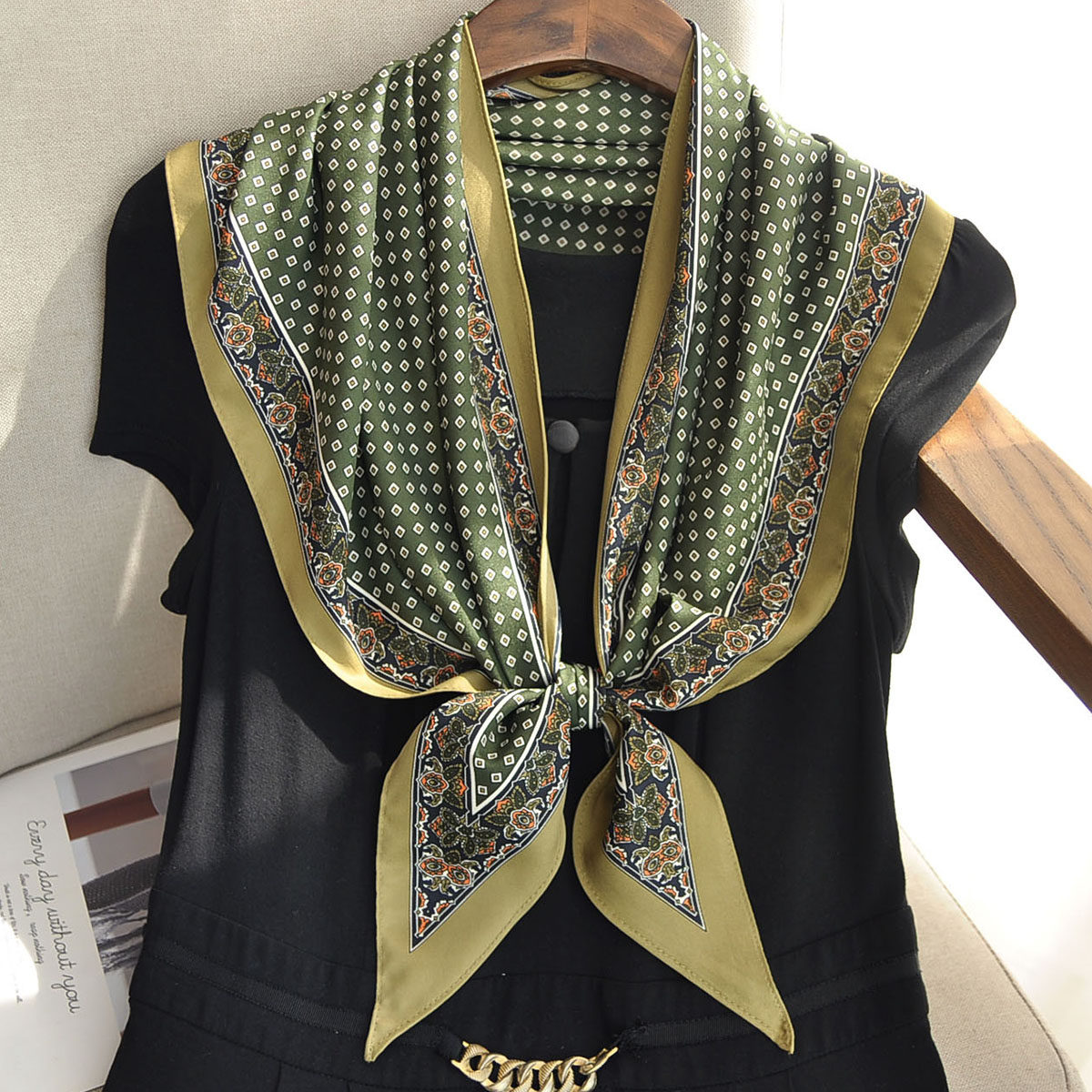 韩单三角丝巾女春秋薄款百搭围巾