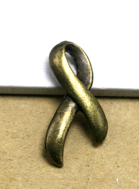 DIY厂家直销 复古古青领结手链包包吊坠挂件 25*12mm手工材料直销
