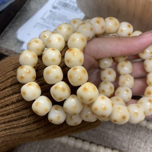 衡山南岳大庙文创炭烧斑点狗菩提根散珠 炭烧年糕 炭烧奶酪菩提根