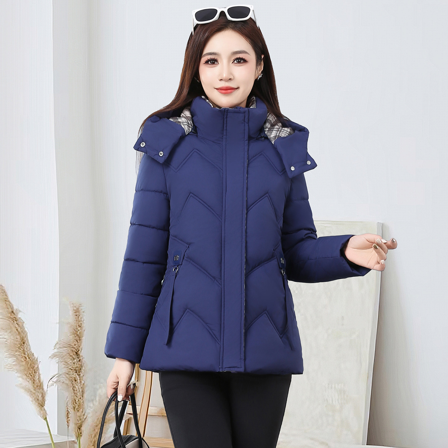 冬季保暖加厚妈妈羽绒棉服女外套