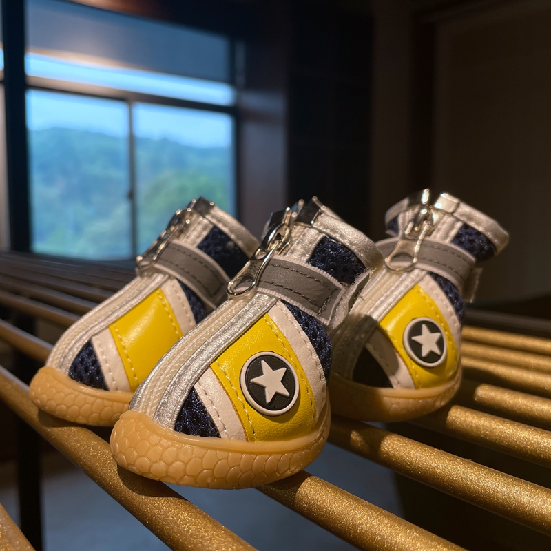 狗狗鞋子冬季保暖加厚柔软舒适脚套泰迪比熊博美小型犬舒适运动鞋