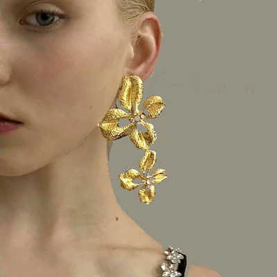 闪钻鎏金镂空花朵耳环银针耳钉女