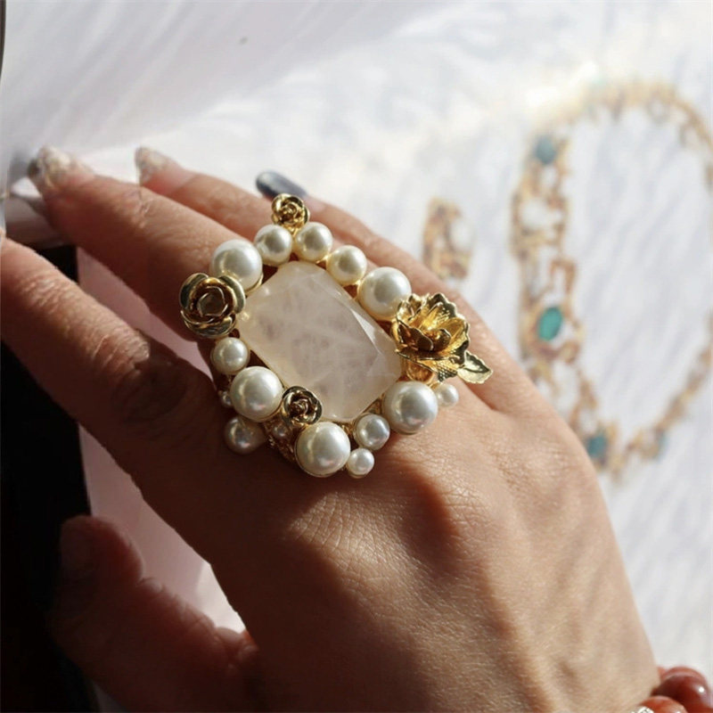 小香风轻奢珍珠花朵戒指女粉嫩发晶石方形宝石食指戒指环2026新款