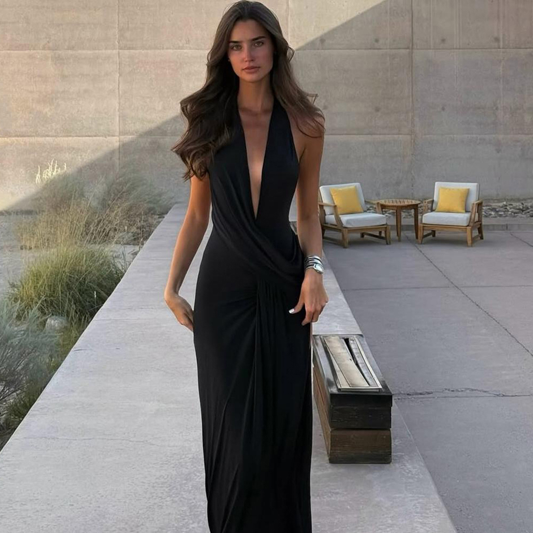 KLIOU 超性感辣妹风深V领挂脖连衣裙女设计感开叉显瘦露背长裙潮